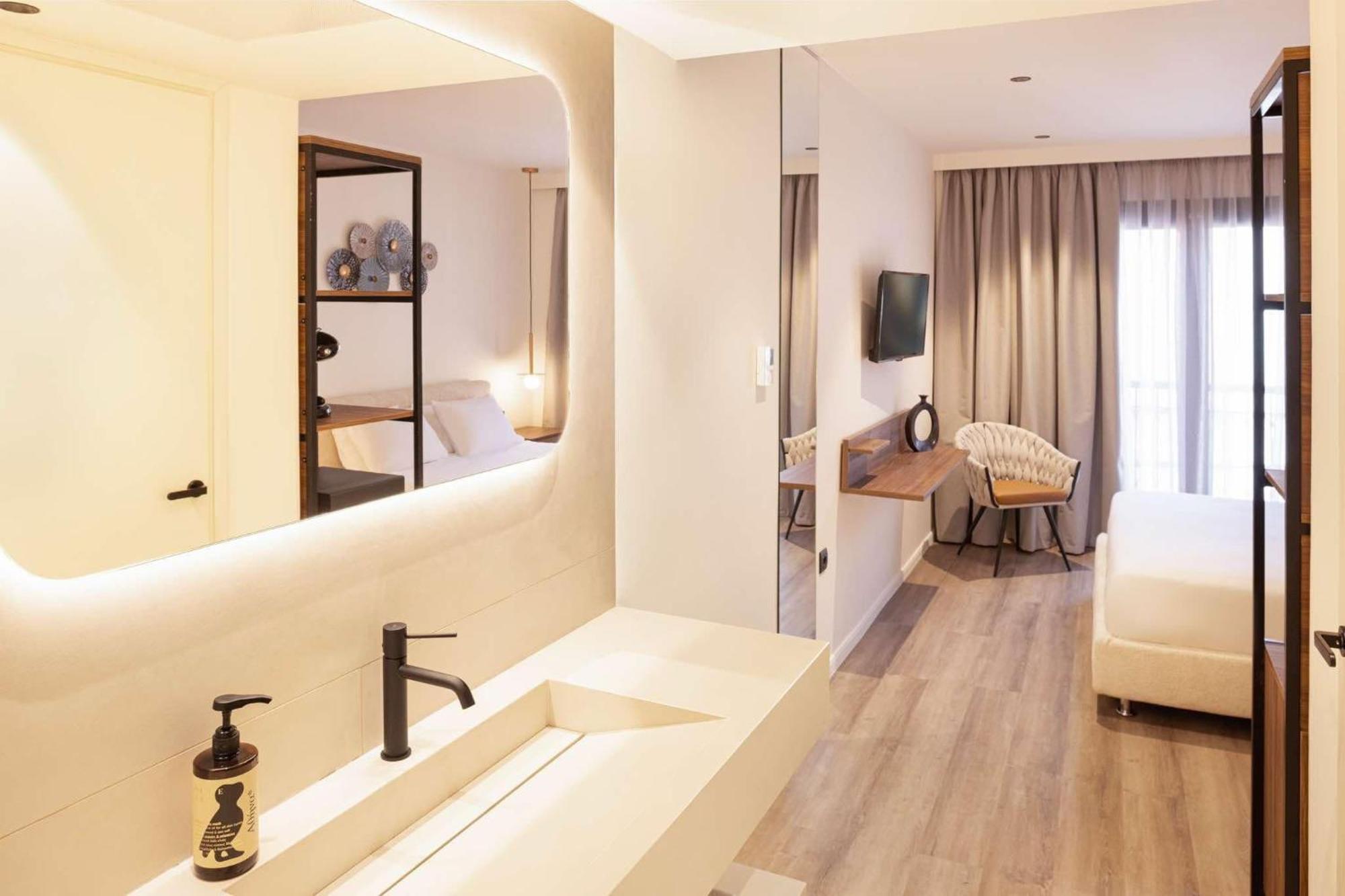 Aeolis Hotel Samos Town