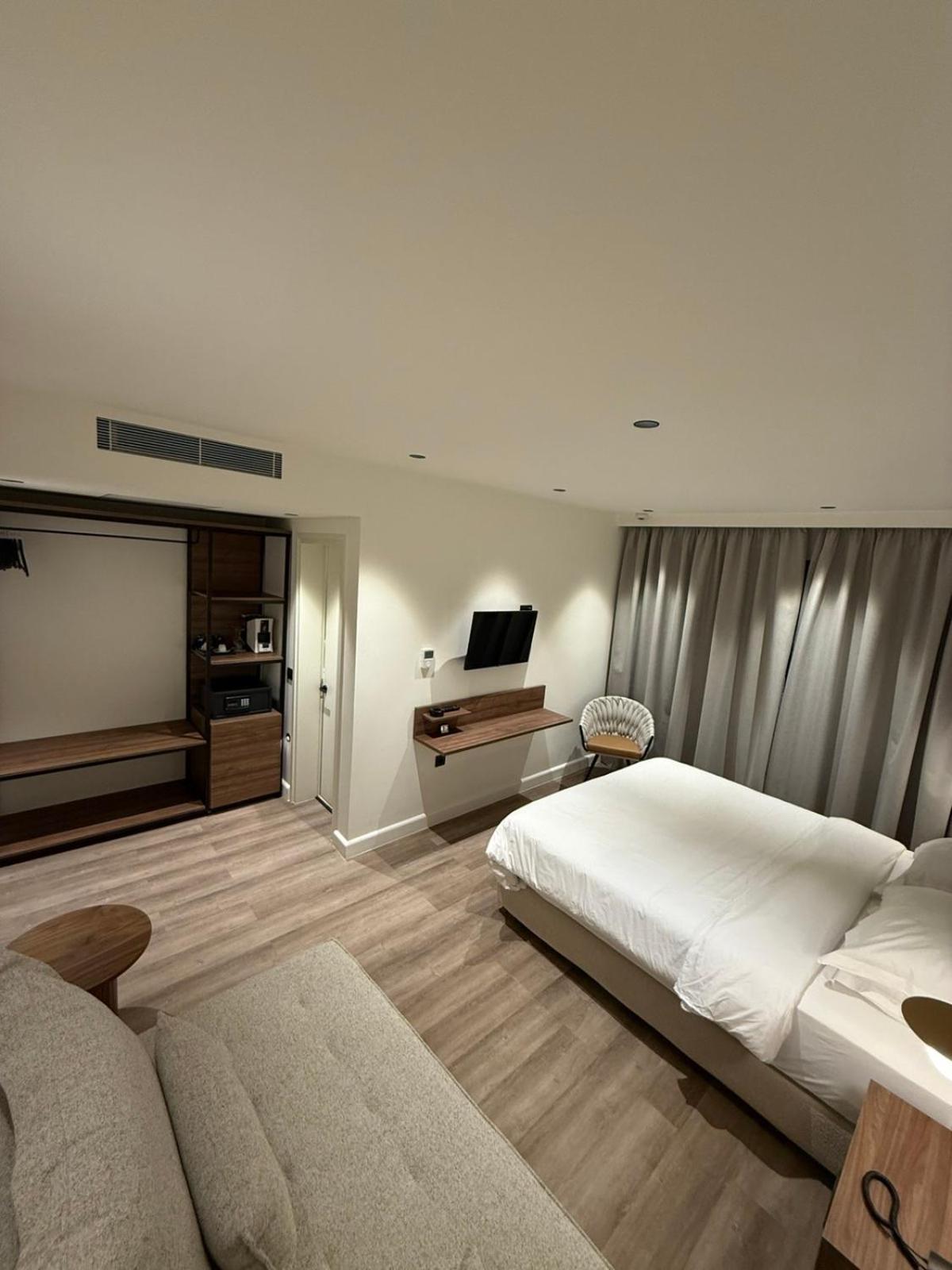 Aeolis 3* Samos Town