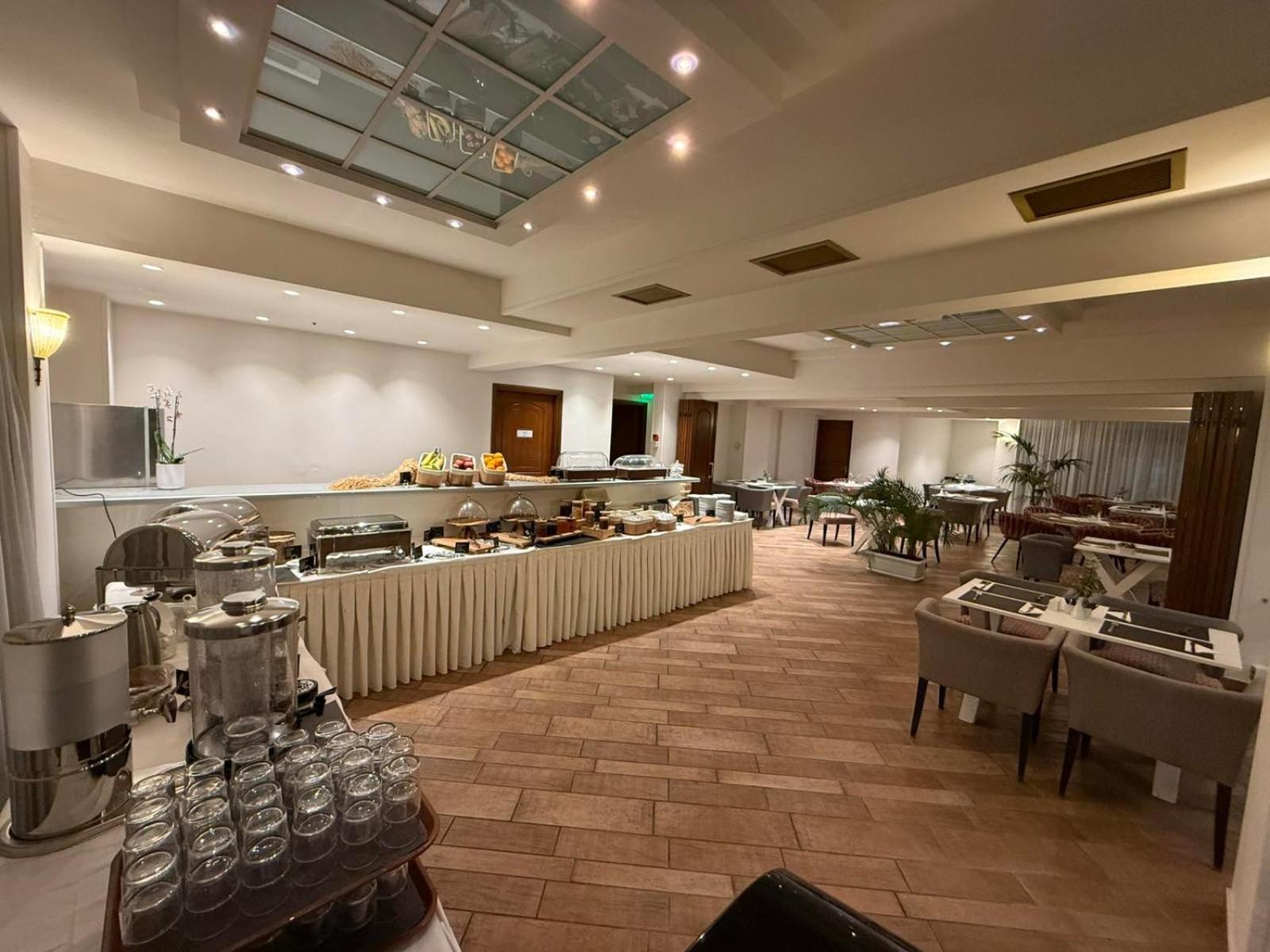 Hotel Aeolis