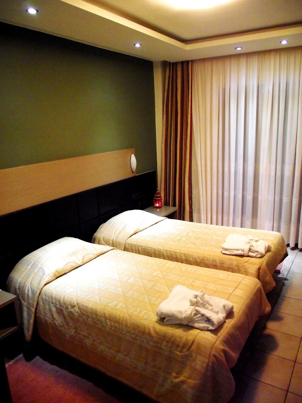 Hotel Aeolis 3*